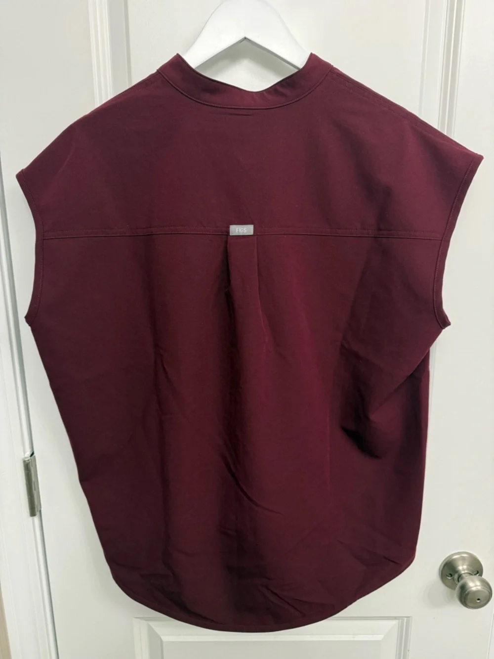 FIGS Burgundy Oversized Rafaela Scrub Top Size Small - Picture 3 of 4